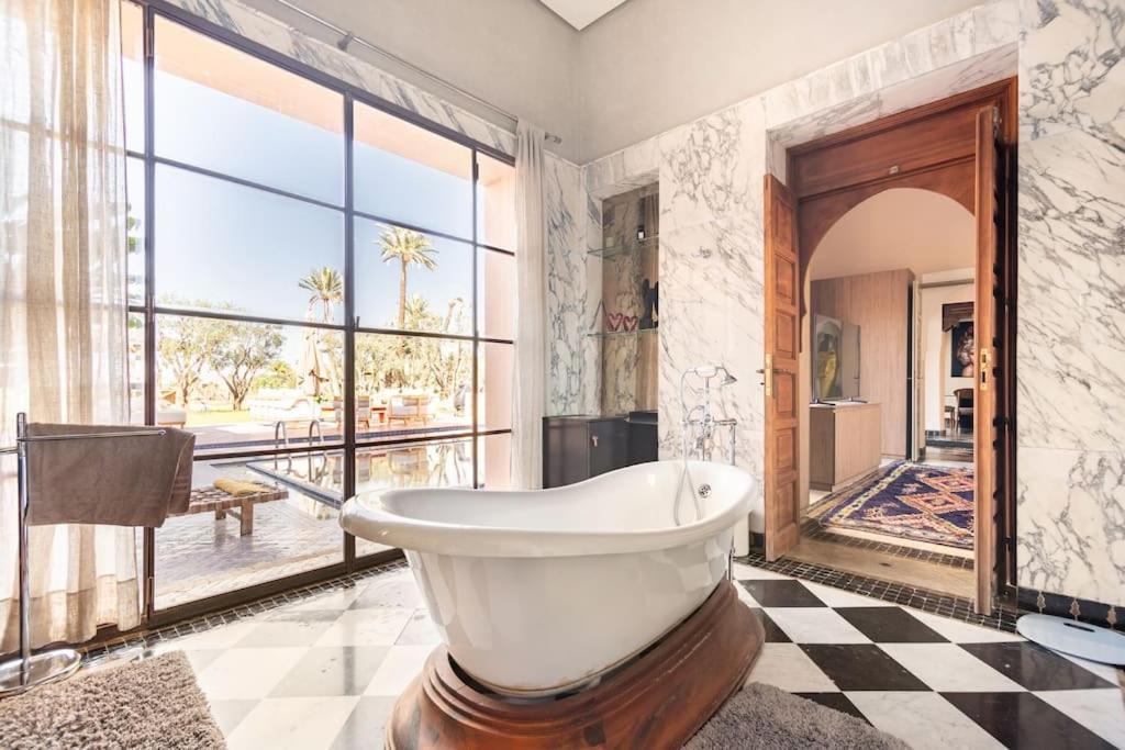 Villa May Sur Le Golf De La Palmeraie With Cooker And Butler Included Marrakesh Exterior photo