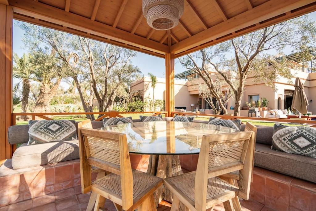 Villa May Sur Le Golf De La Palmeraie With Cooker And Butler Included Marrakesh Exterior photo