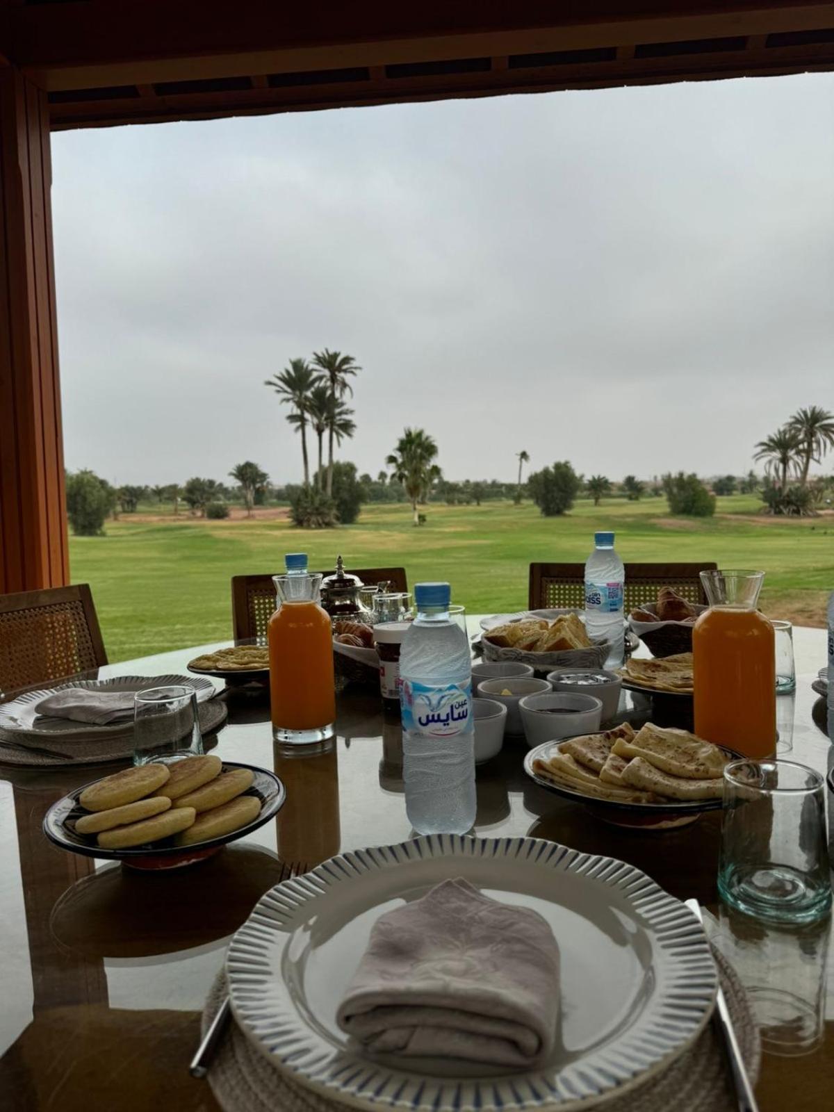Villa May Sur Le Golf De La Palmeraie With Cooker And Butler Included Marrakesh Exterior photo