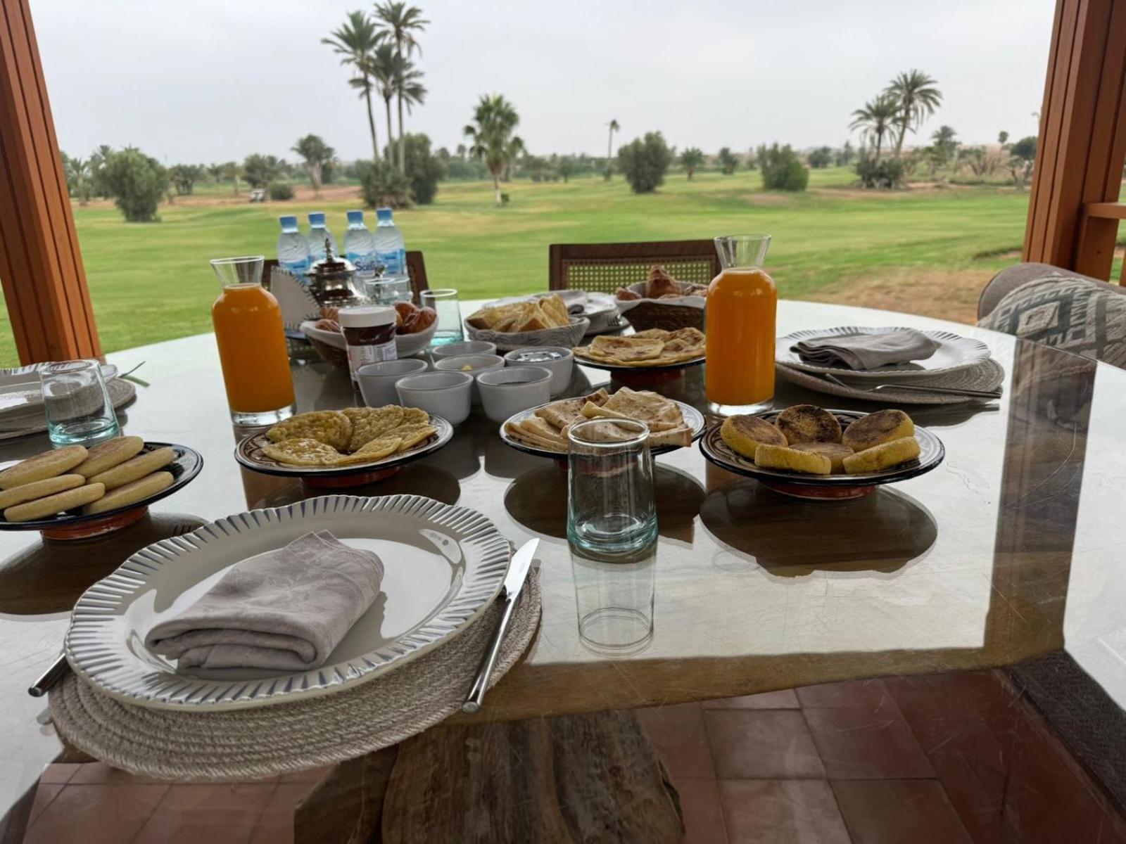 Villa May Sur Le Golf De La Palmeraie With Cooker And Butler Included Marrakesh Exterior photo